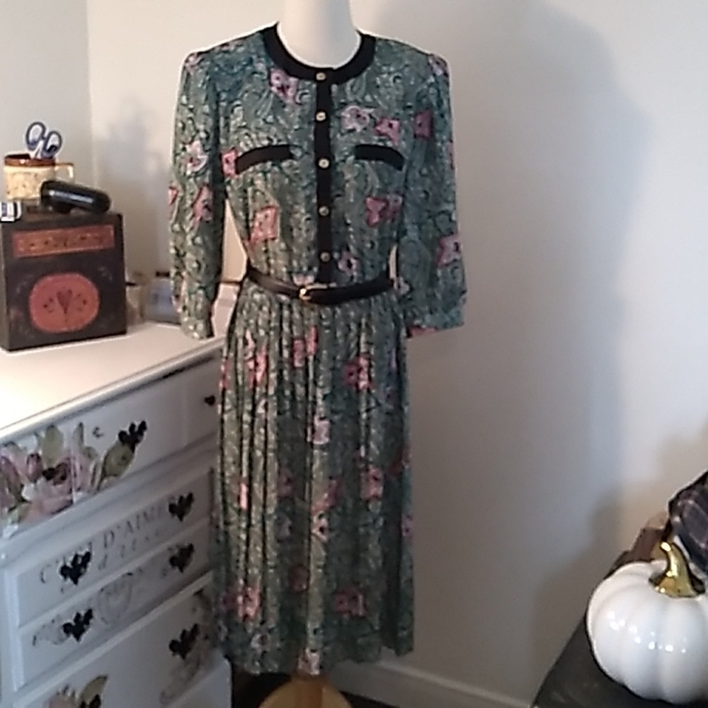 Vintage 1970s grandma 👵granny chic dress 👗